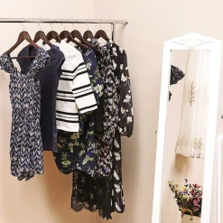 Shop SONGMICS 20 Cintres érable marron