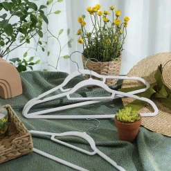 Shop SONGMICS 50 Cintres velours blanc