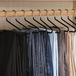 Clearance SONGMICS Lot de 30 cintres en plastique noir